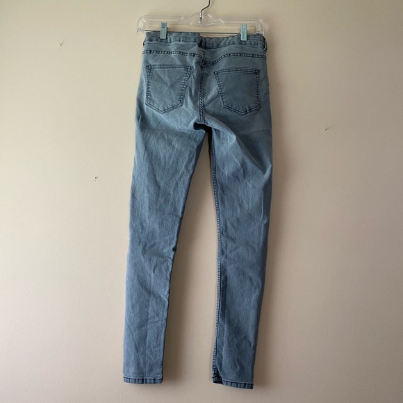 H&M Women’s Jeans | 10 | Gray Light Wash - Picture 8 of 13